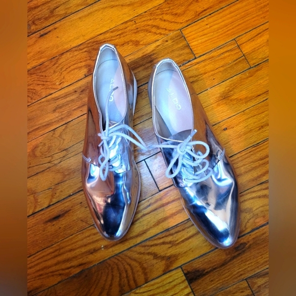 Aldo Statement Metallic Silver Shiny Brogue Oxford Shoes Work Formal Preppy - Picture 1 of 7